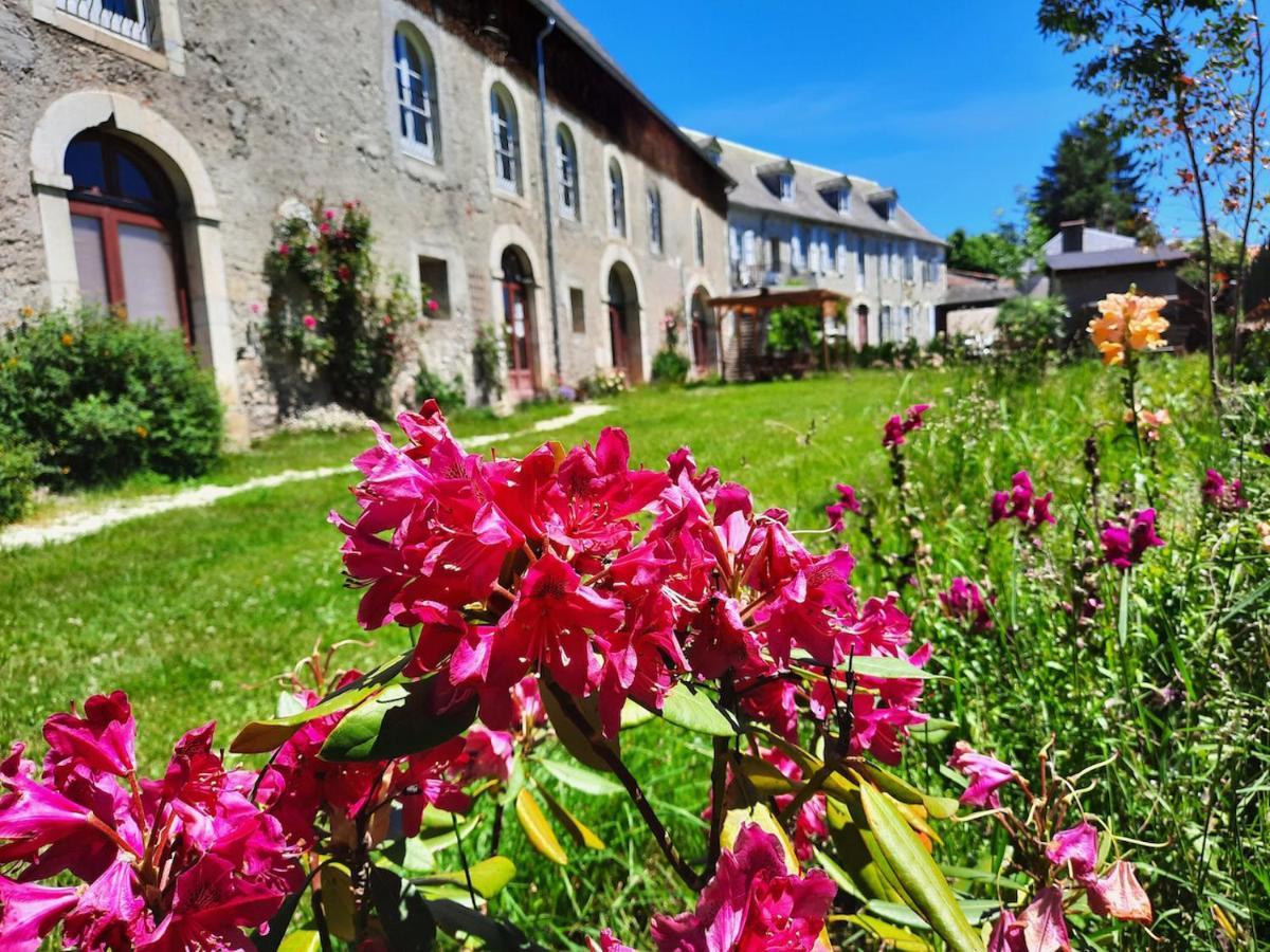 Bed and Breakfast Domaine Lou Castet Tuzaguet Exterior foto